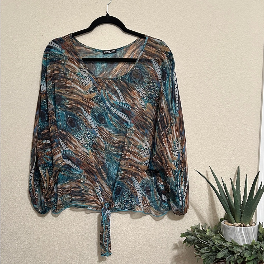 Cha Cha Vente Multicolor Feather Pattern Blouse